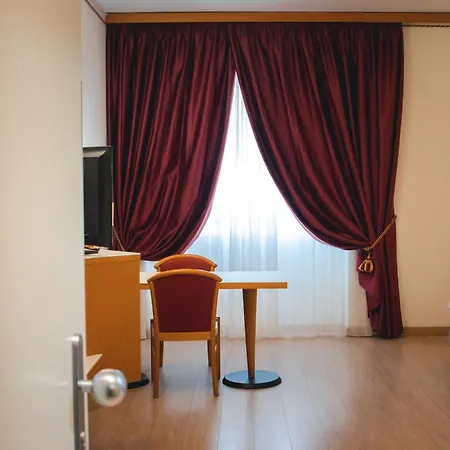Hotel Western Mirage Fiera 4*