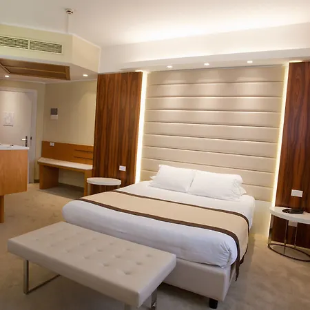 Hotel Western Mirage Fiera 4*